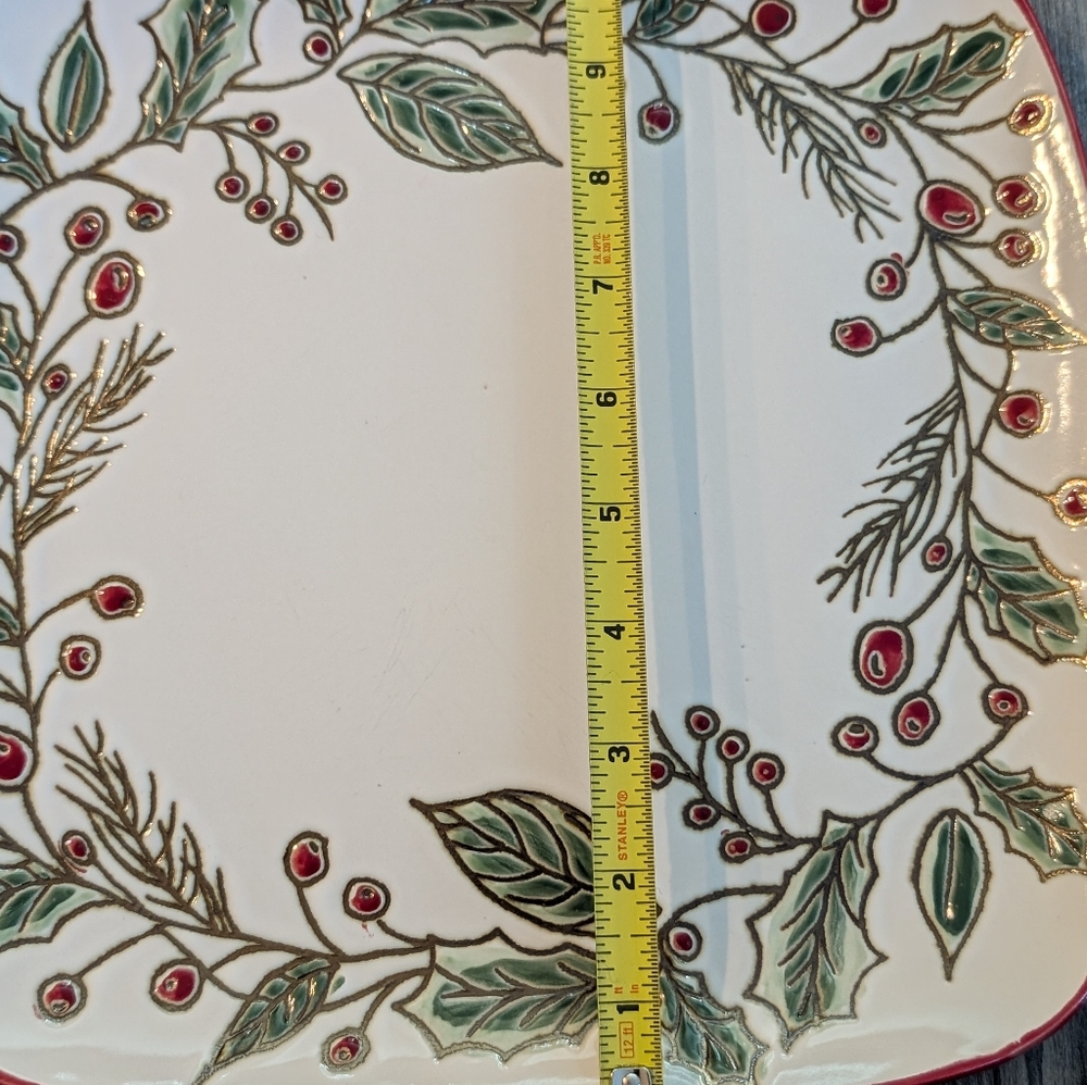 InHomeStylez Christmas Holly Berry Etched Square Dinner Plates (2) - Picture 15 of 16